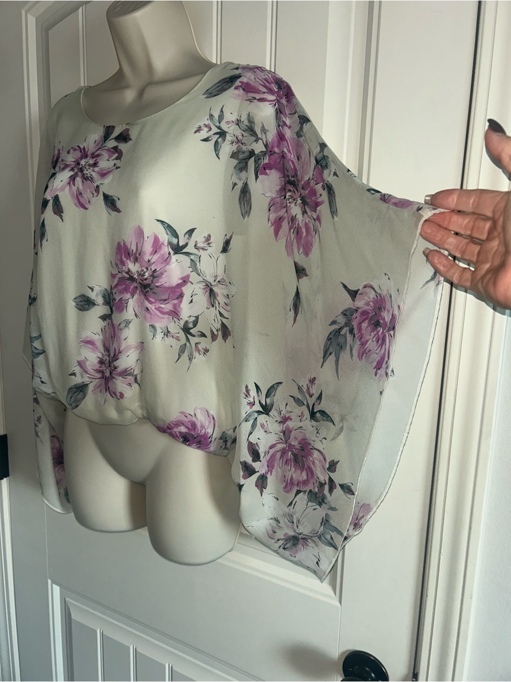 NEW Karen Kane Cream Floral Chiffon Blouse with Pink Flowers Sz S